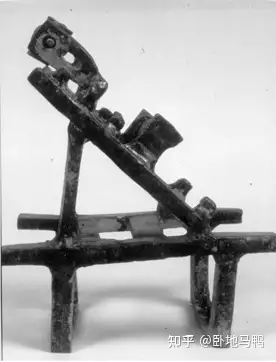 汉代出土的陶制织机模型